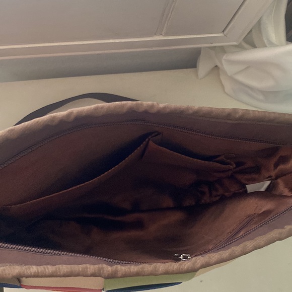 Comely Crossbody - Picture 5 of 6